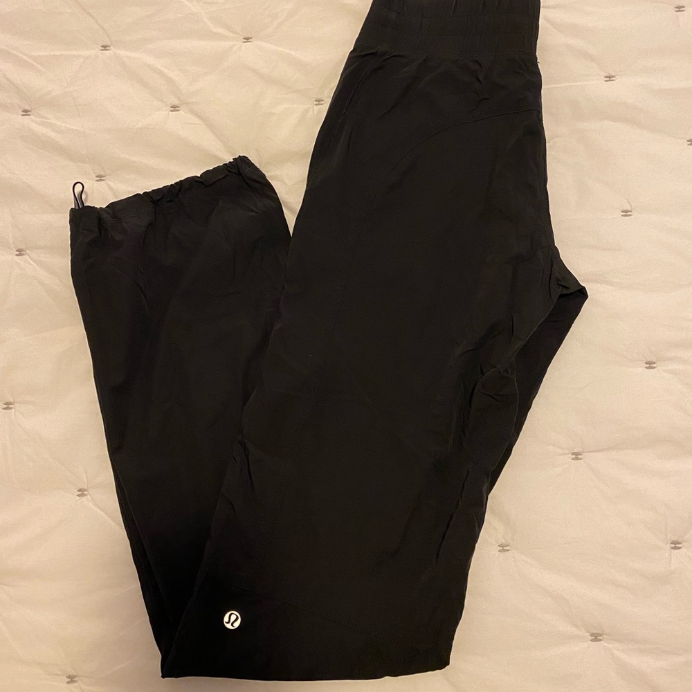 lululemon athletica Dog Runner pants, size 4